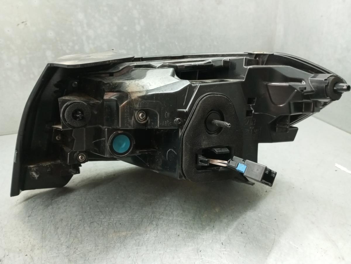 Left Tail light PEUGEOT 208 II Imagem-3