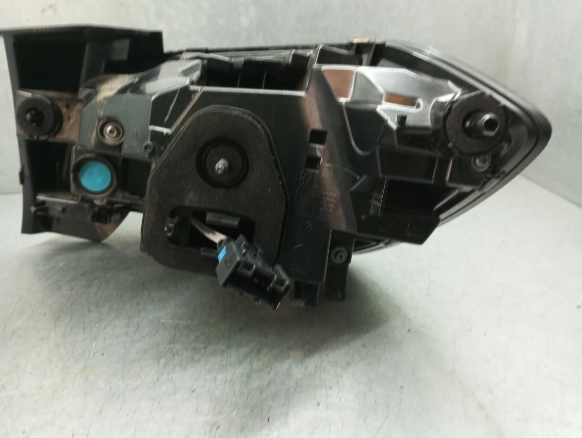 Left Tail light PEUGEOT 208 II Imagem-4