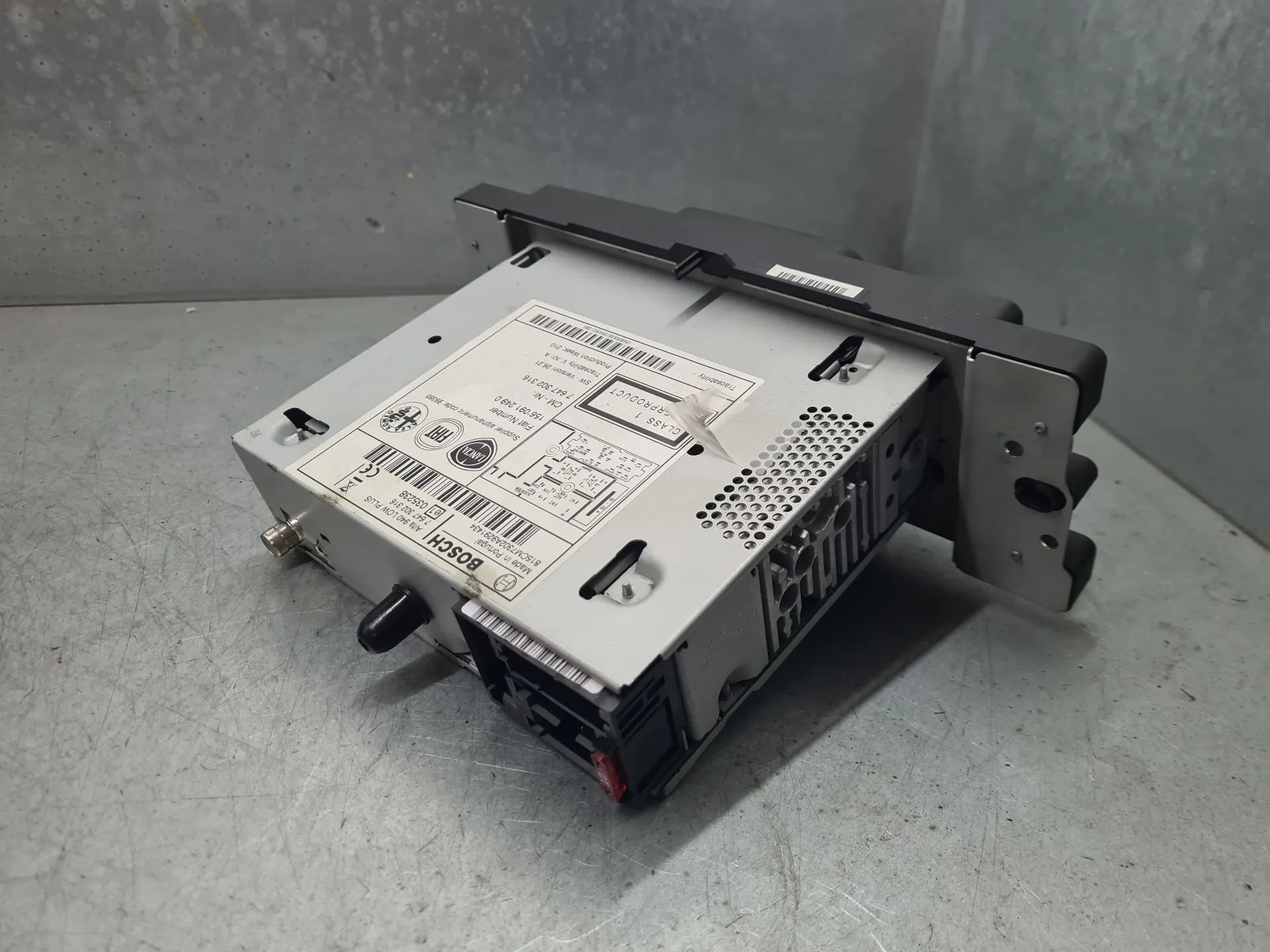 Rádio / auto-rádio ALFA ROMEO Giulietta (940_) Imagem-2