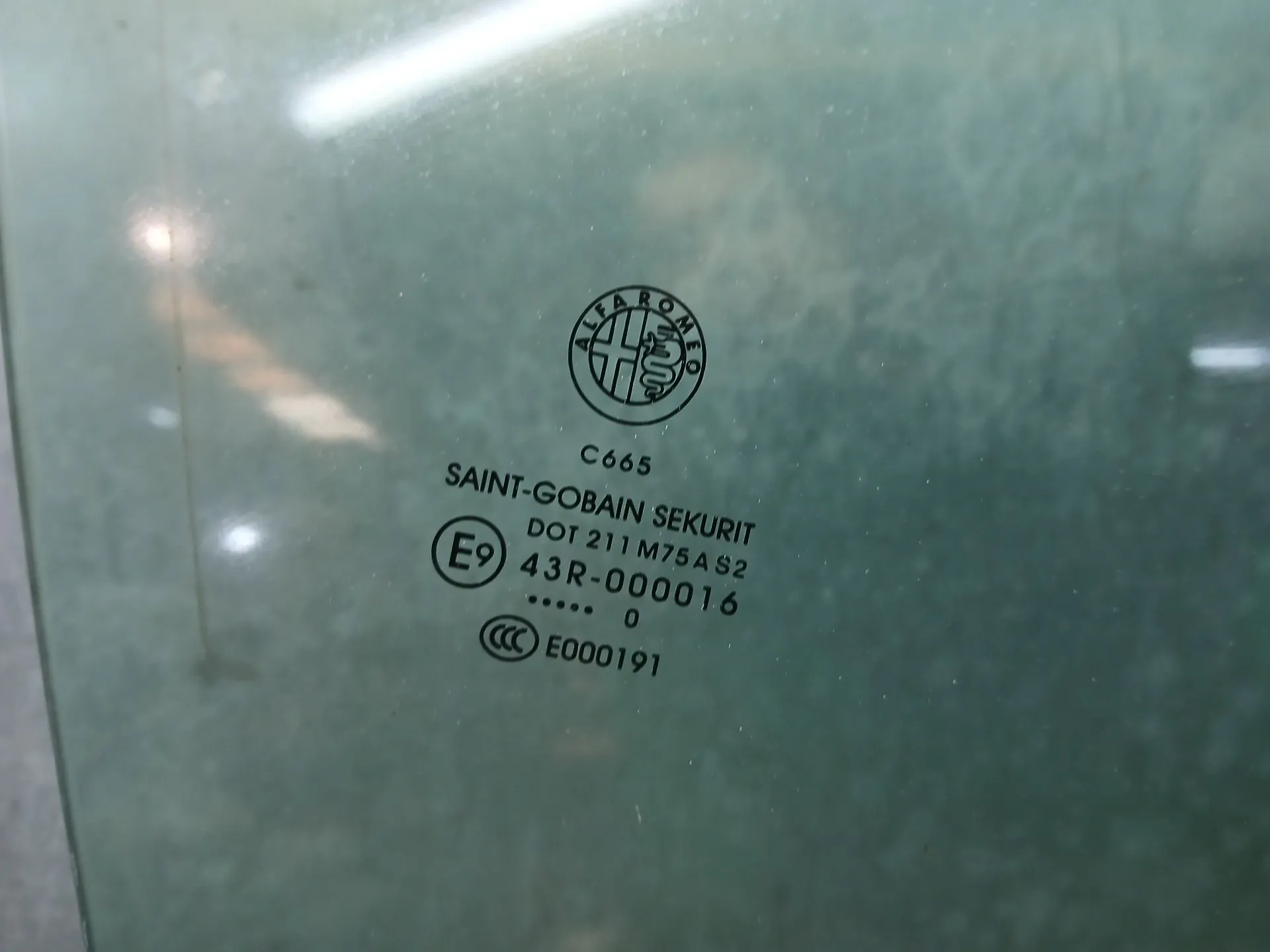 Right rear door glass ALFA ROMEO Giulietta (940_) Imagem-1