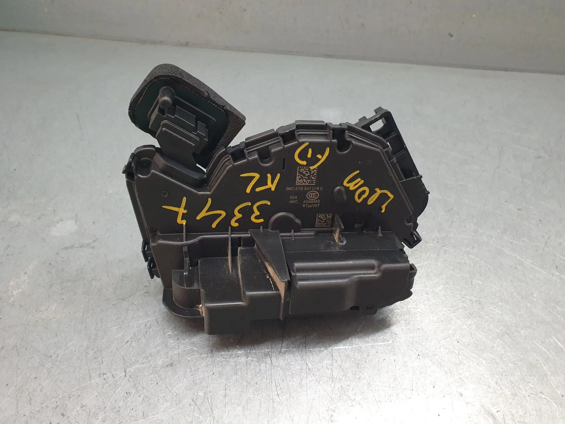 Fechadura / fecho porta frente direito SEAT Leon (KL1)
