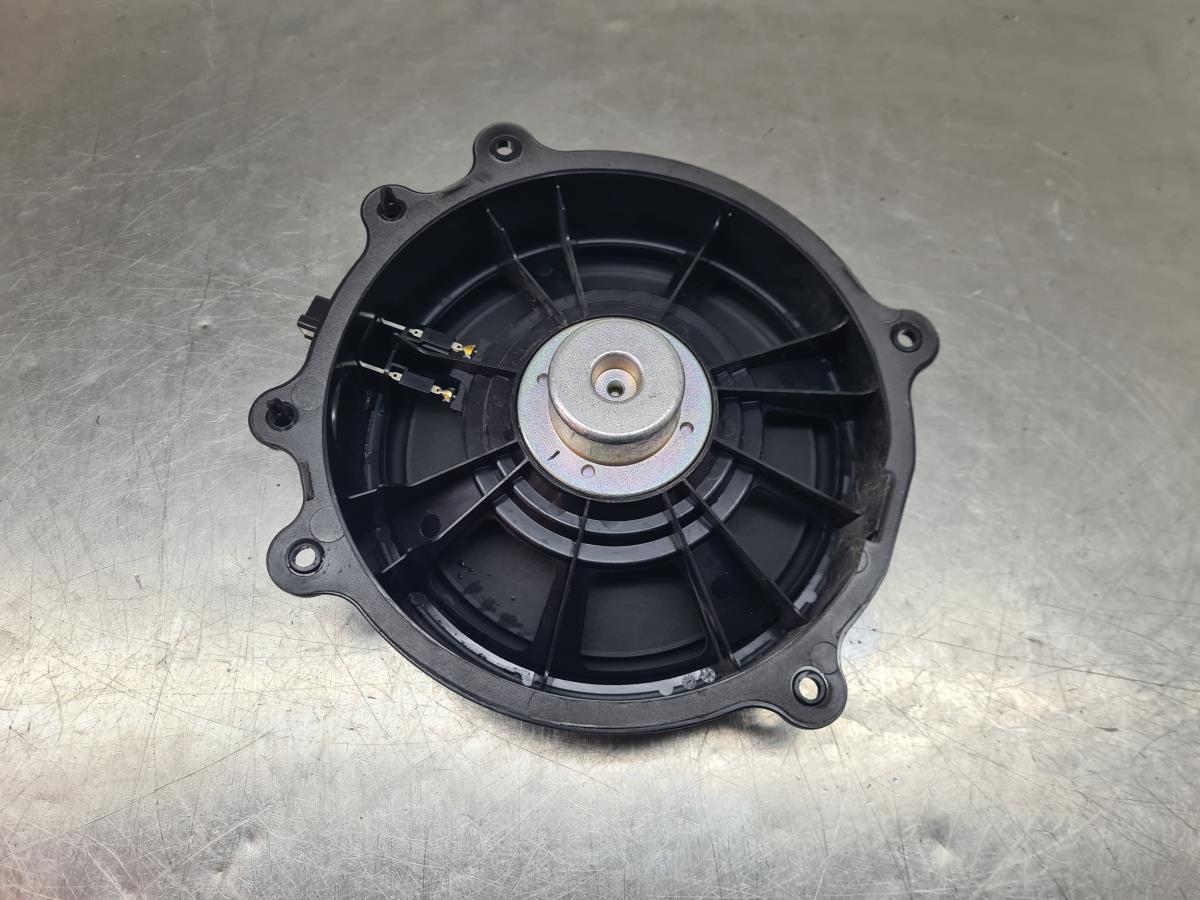 Colonne de son TESLA Model 3 (5YJ3) Imagem-2