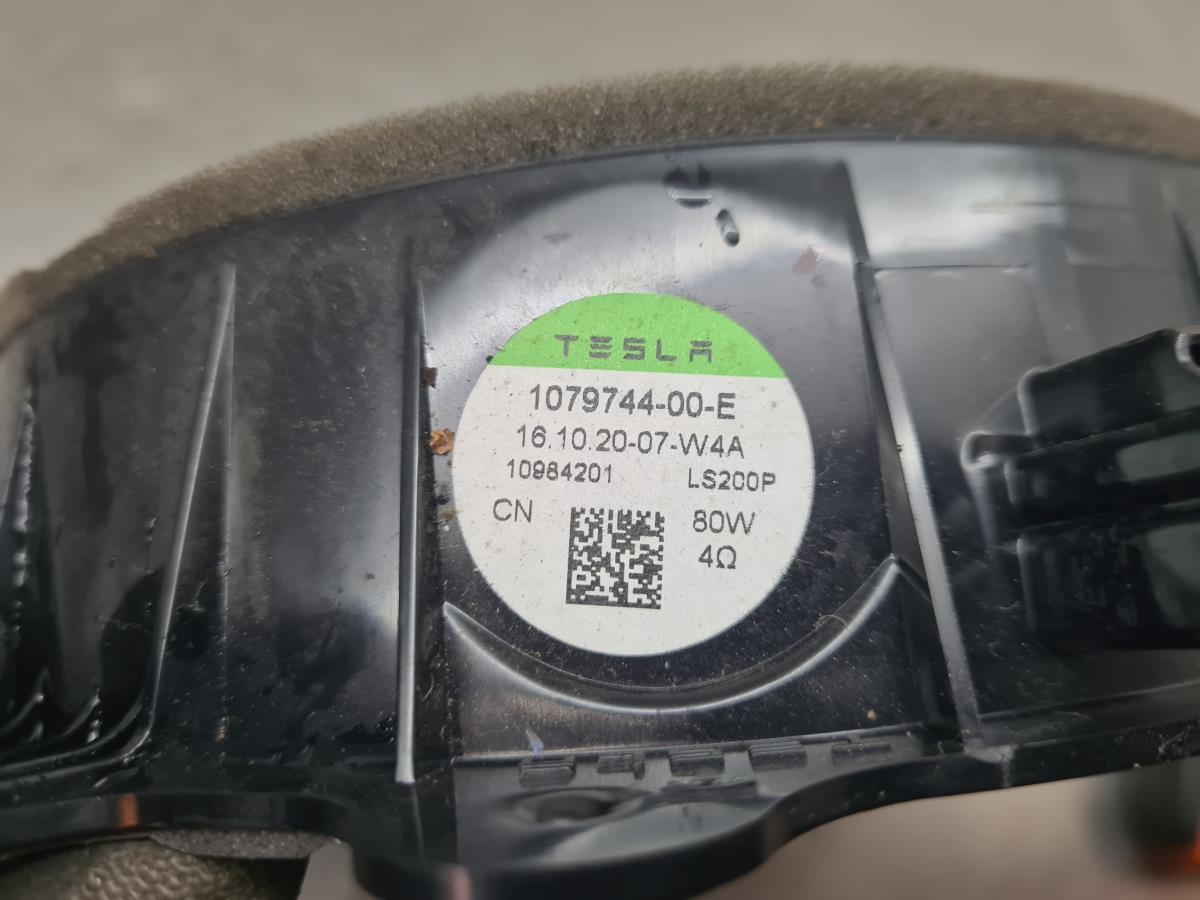 Colonne de son TESLA Model 3 (5YJ3) Imagem-3