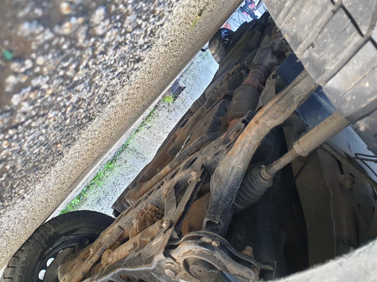 Charriot frente MERCEDES-BENZ Vito (W447)