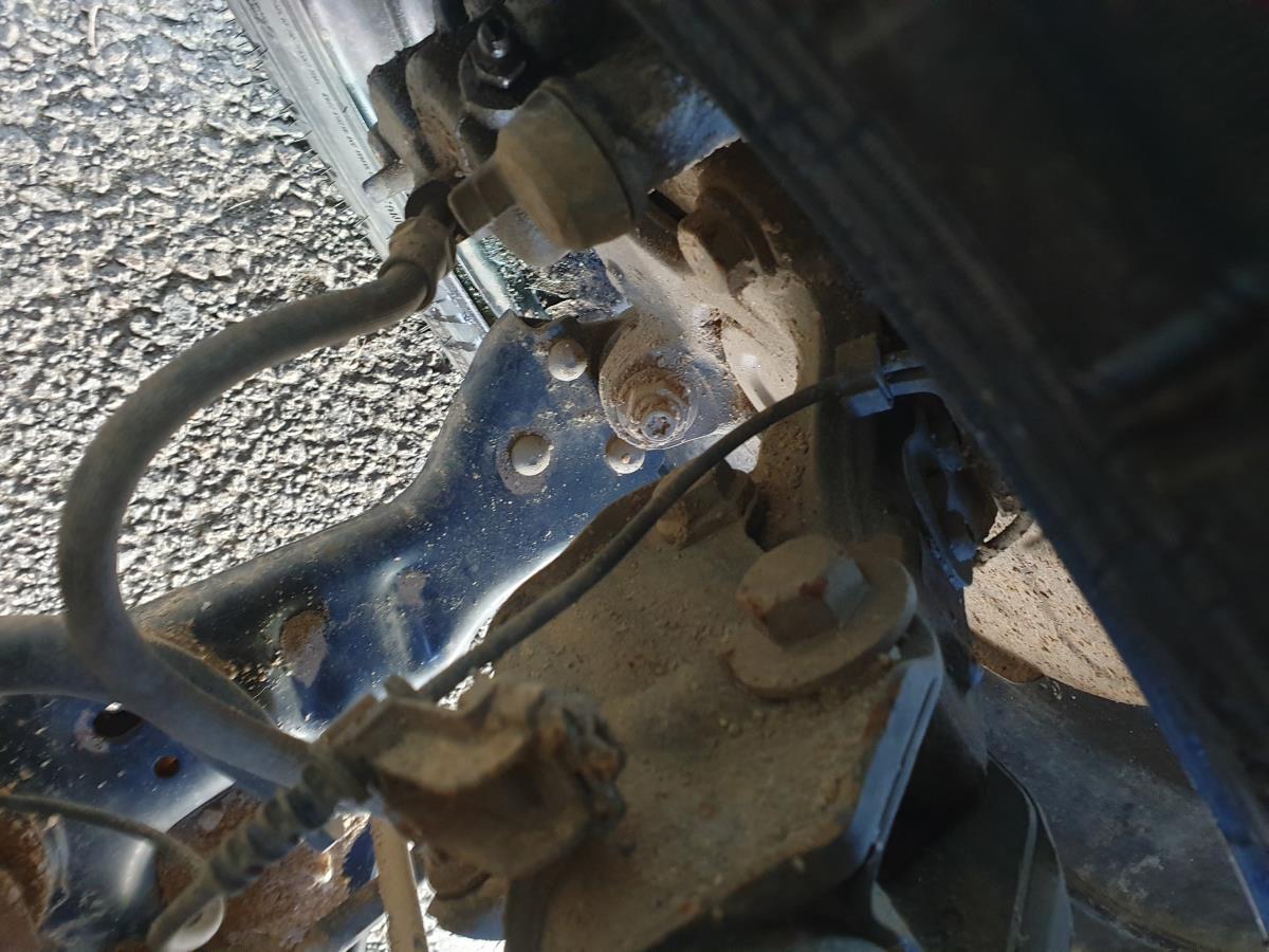 Mangueta delantera izquierda MERCEDES-BENZ Vito (W447)