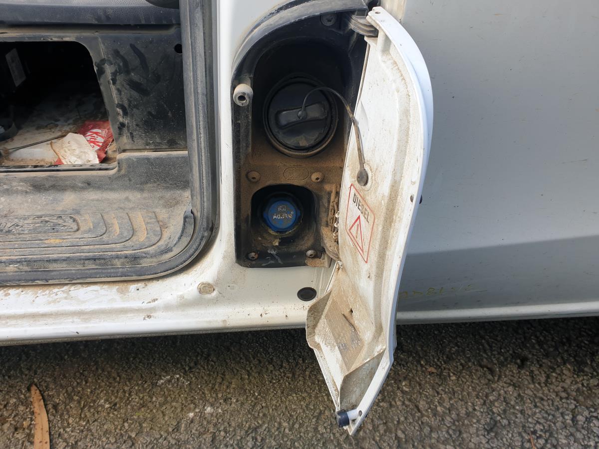 Bouchon/Volet De Trappe De Réservoir à Carburant  MERCEDES-BENZ Vito (W447) Imagem-1