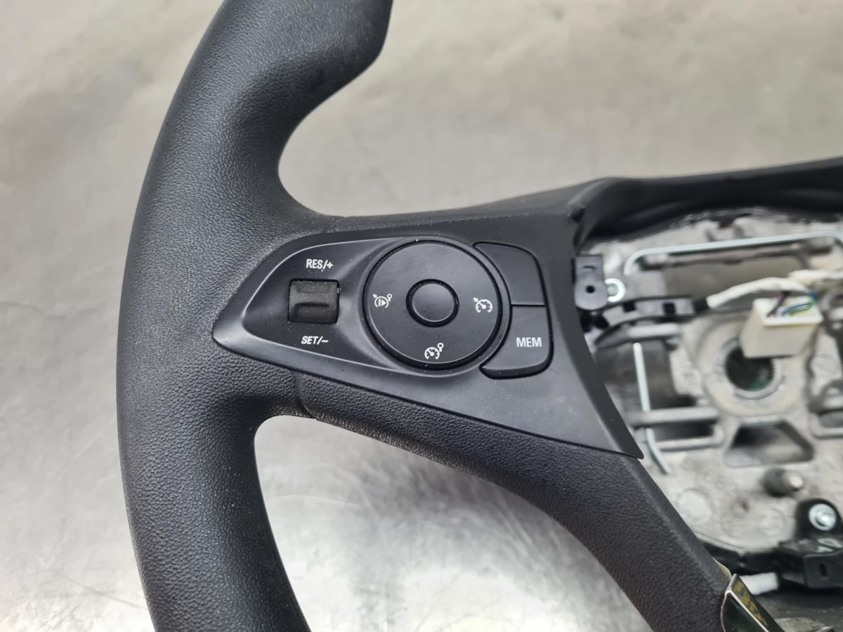 Volante OPEL Corsa F Imagem-2