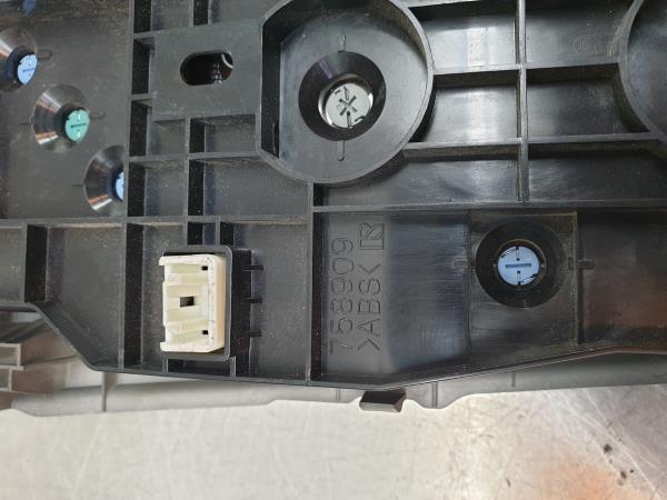 Comando chauffage / sofagem TOYOTA Yaris (_P9_) Imagem-1