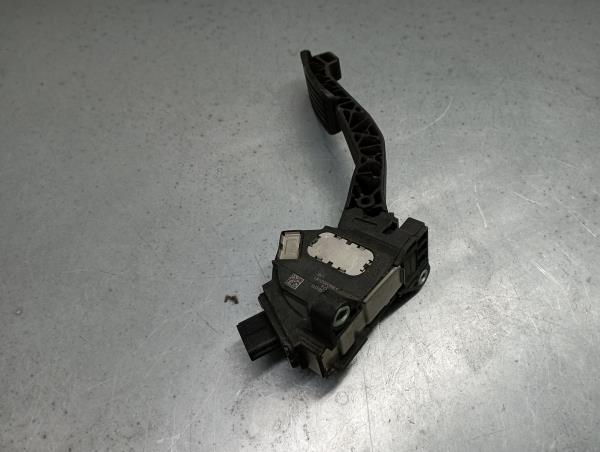 Pedal do acelerador TOYOTA Yaris (_P9_) Imagem-1