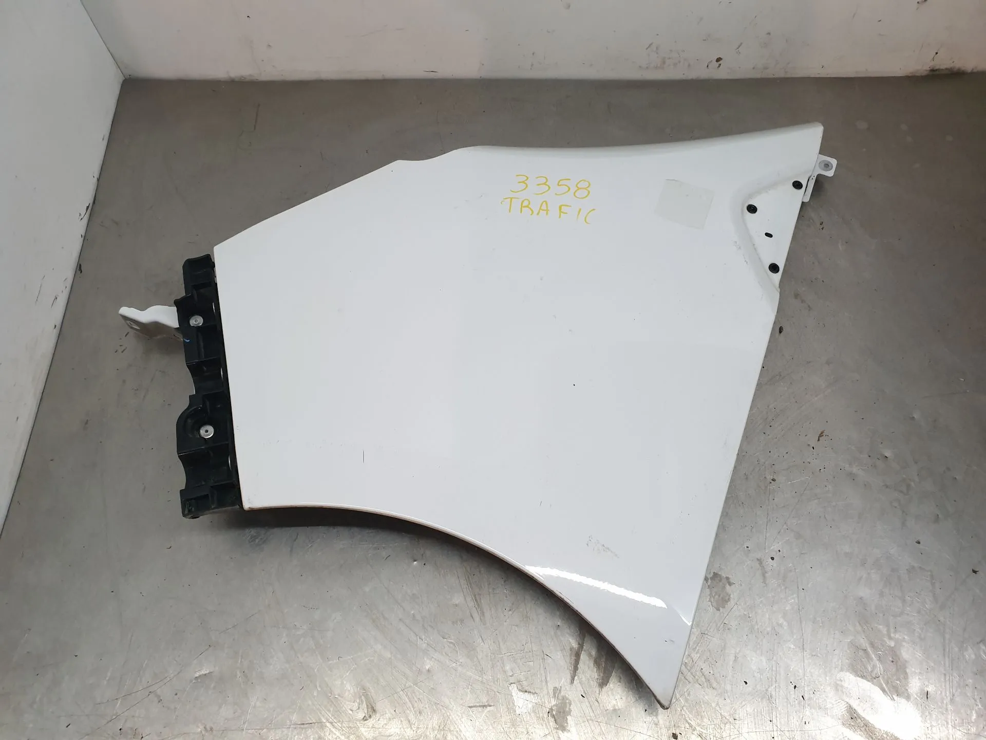 Parafango sinistro RENAULT Trafic III Combi (JG_)