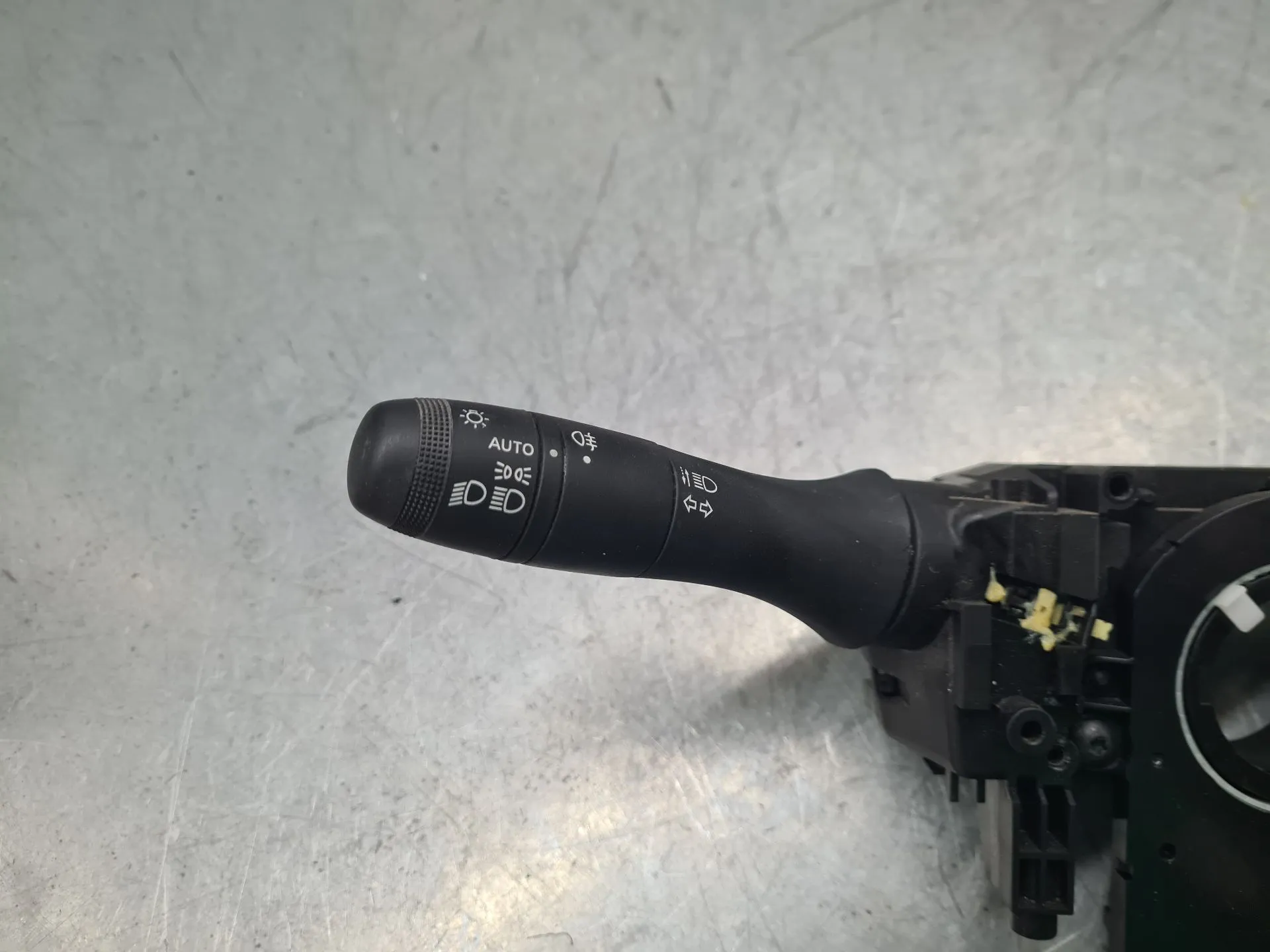 Ensemble leviers d'éclairage et essuie-glace RENAULT Trafic III Combi (JG_) Imagem-1