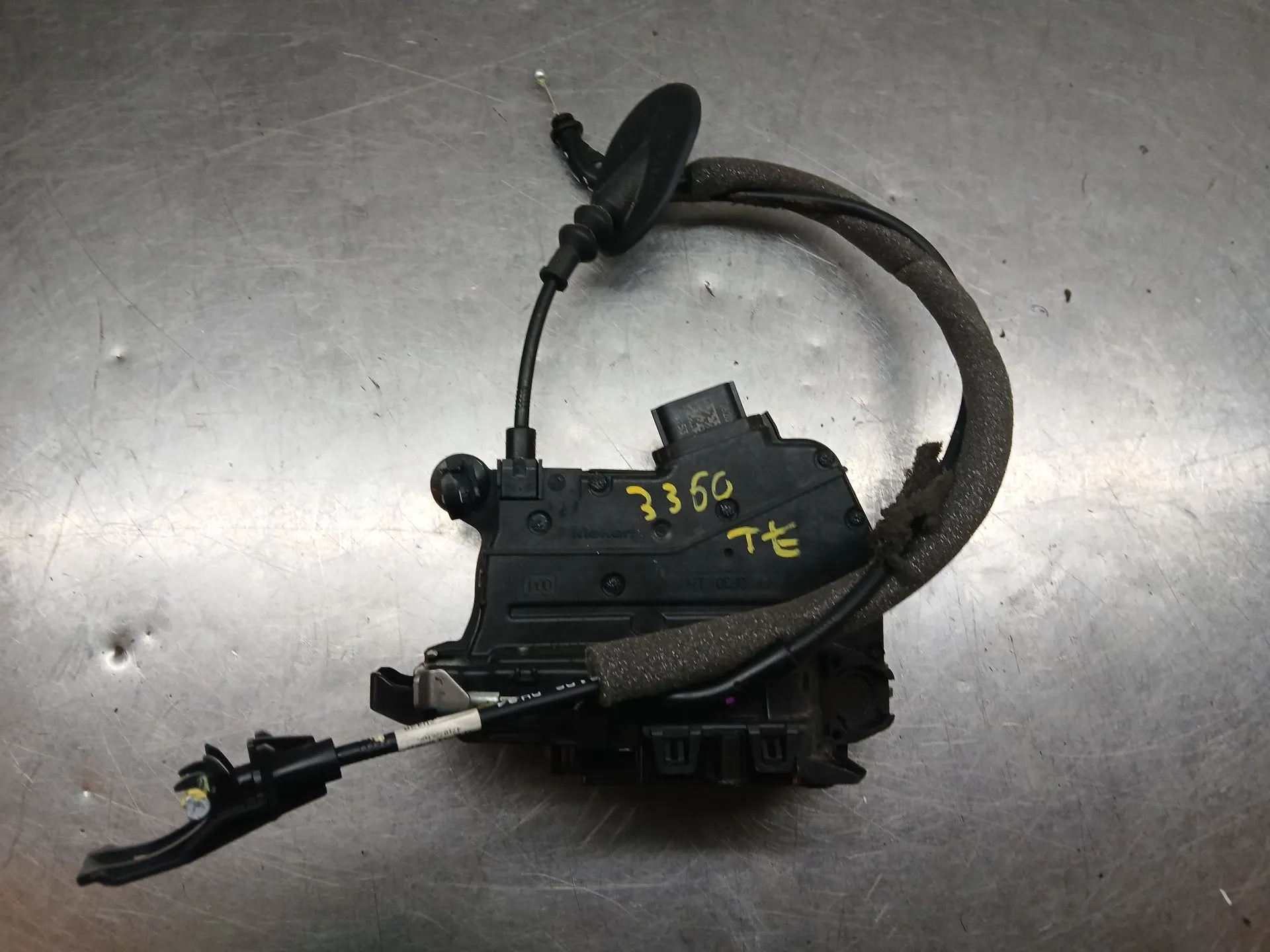 Fechadura / fecho porta trás esquerdo RENAULT Clio V (BF_)