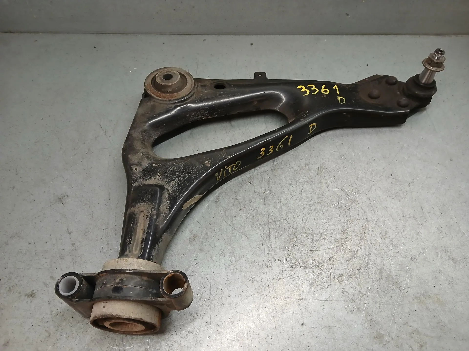 Right front suspension arm MERCEDES-BENZ Vito (W447)