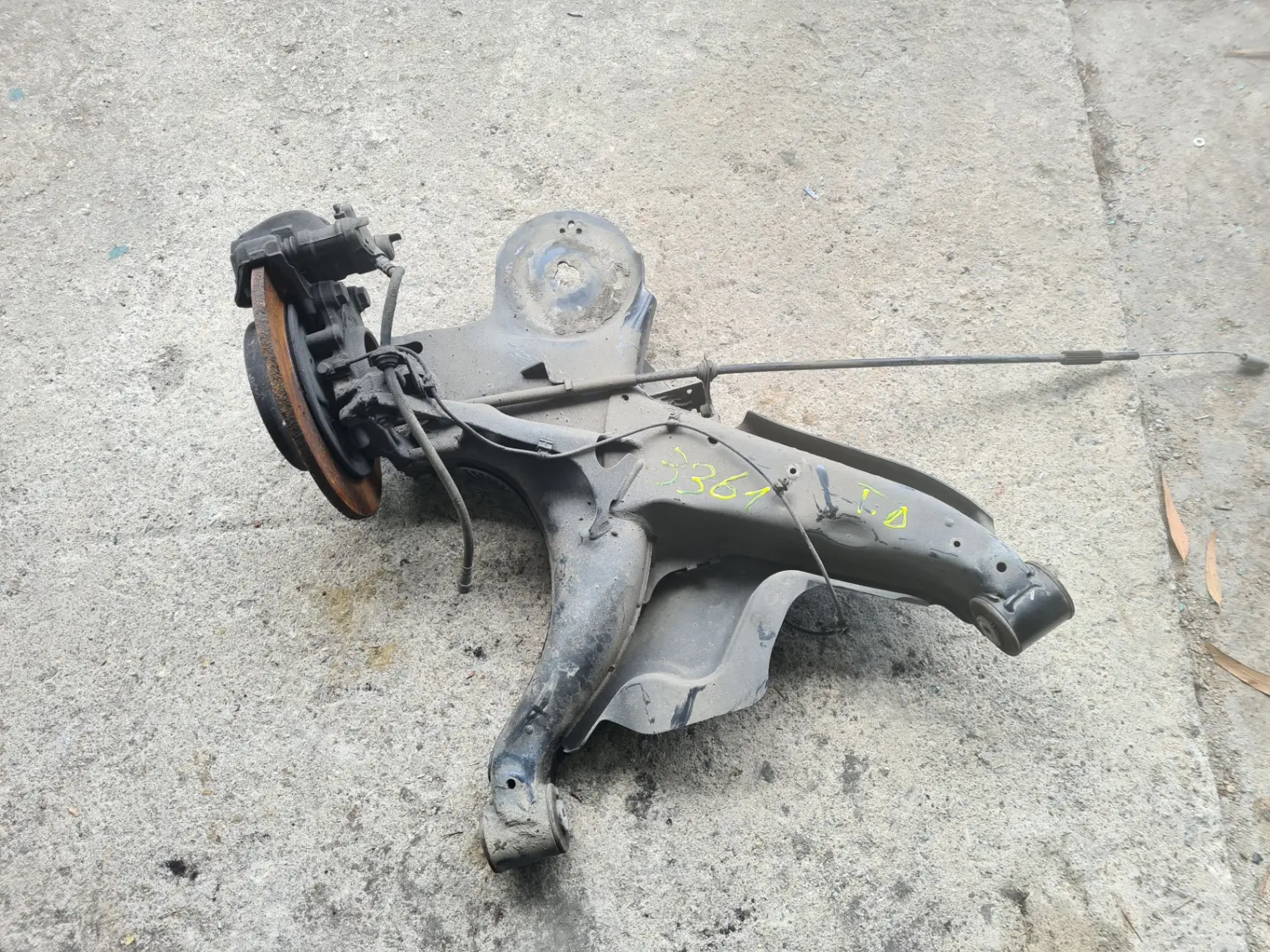 Brazo suspensión trasero derecho MERCEDES-BENZ Vito (W447)