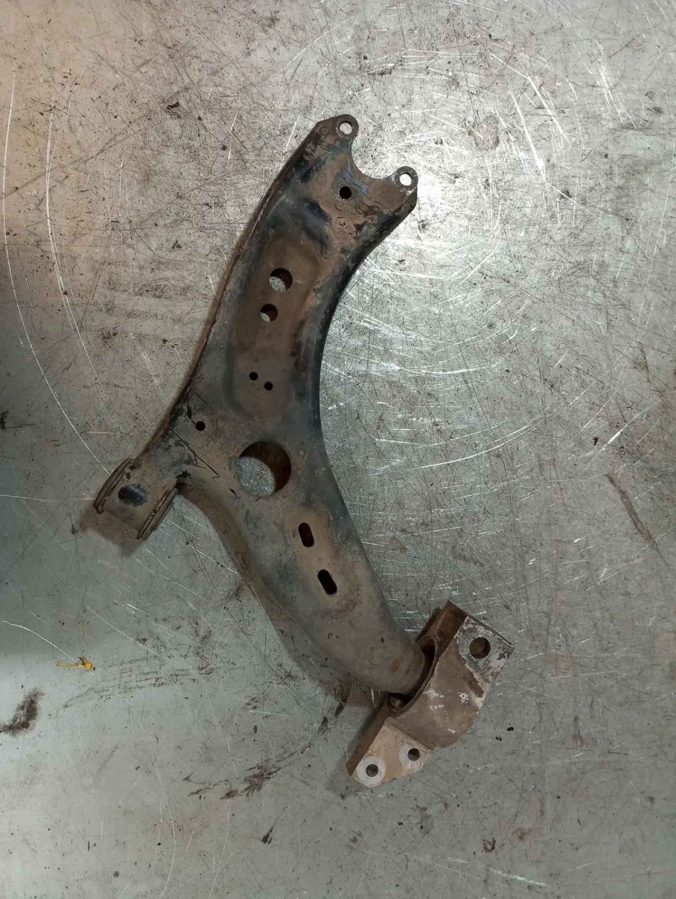 Braccio di sospensione anteriore destra VOLKSWAGEN Caddy III (2K, 2C)