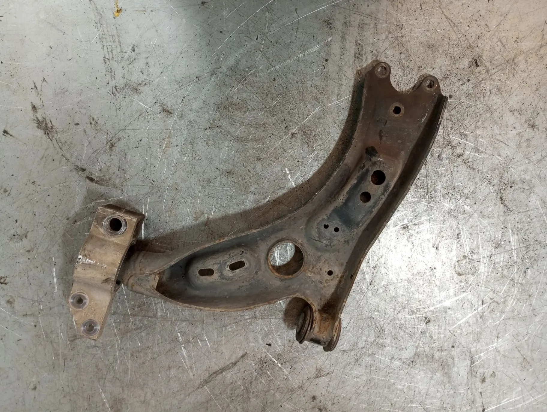 Braccio di sospensione anteriore destra VOLKSWAGEN Caddy III (2K, 2C) Imagem-1