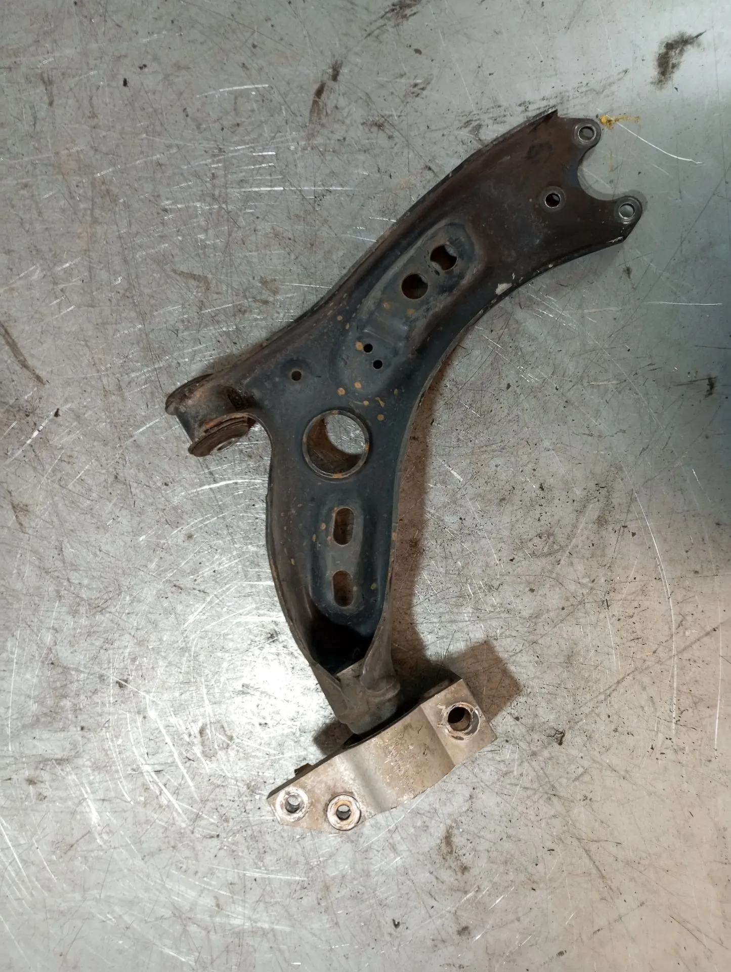Braccio di sospensione anteriore sinistro VOLKSWAGEN Caddy III (2K, 2C) Imagem-1