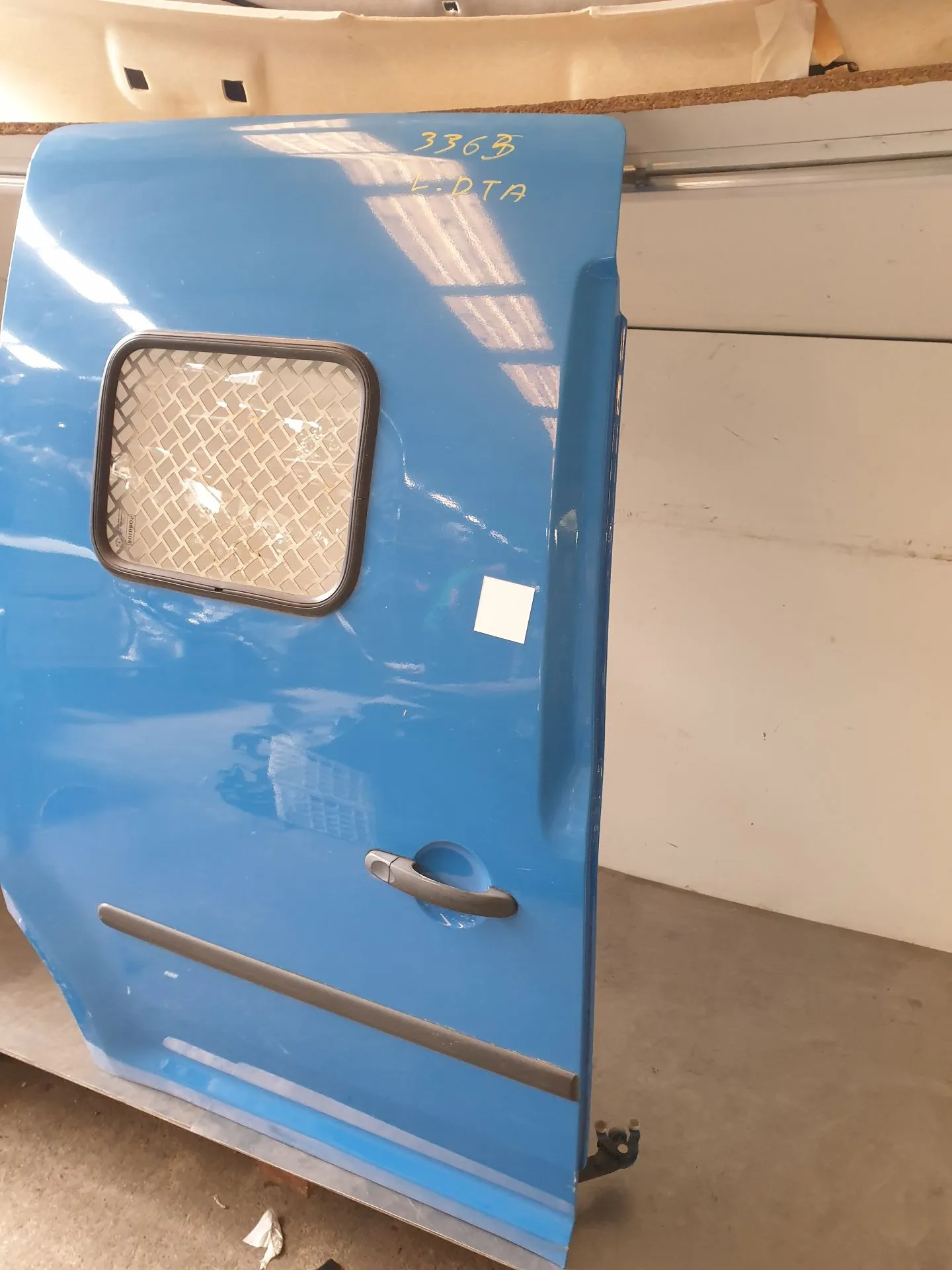 Puerta lateral corredera Derecho VOLKSWAGEN Caddy III (2K, 2C) Imagem-4