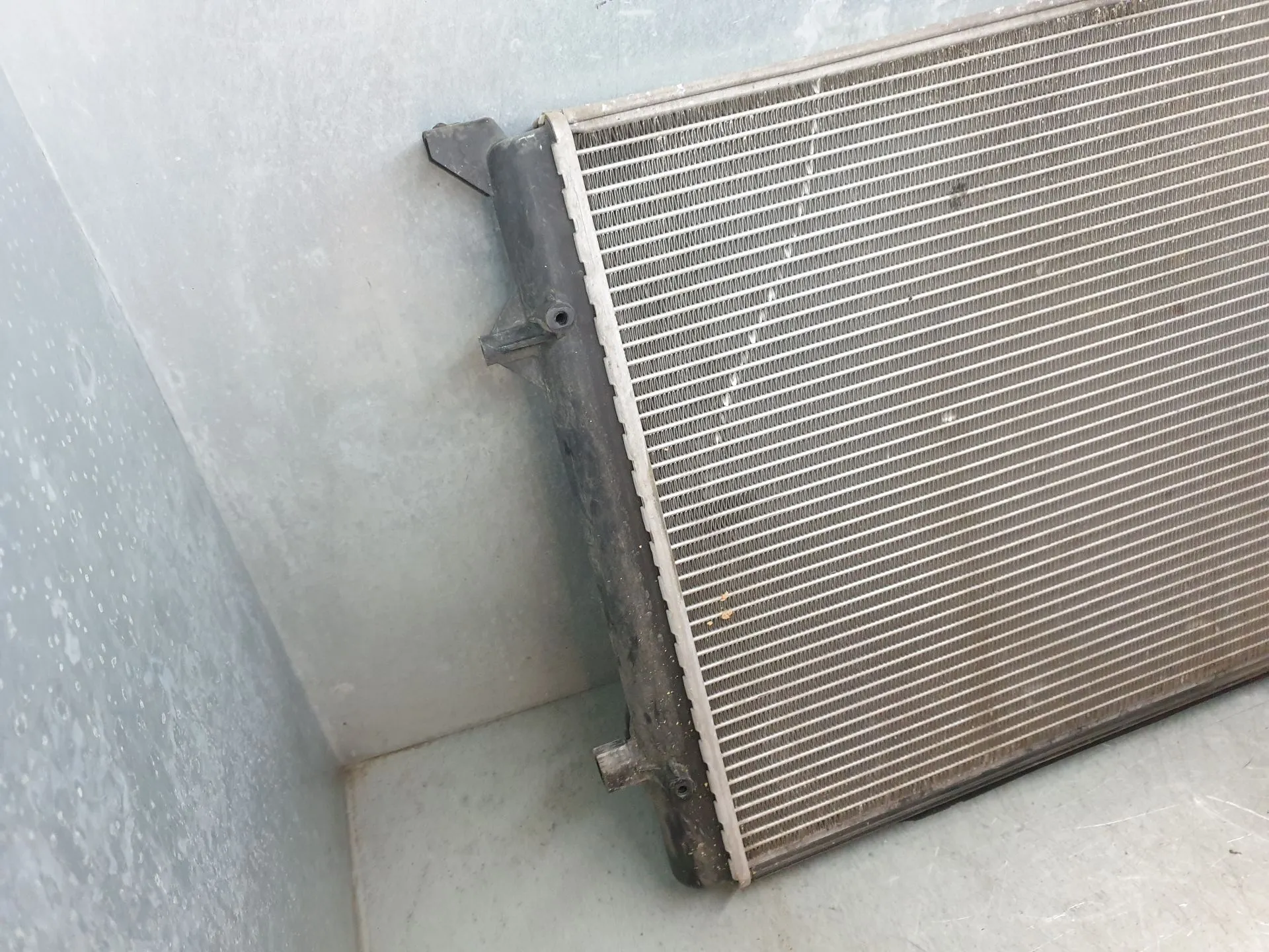 Water radiator VOLKSWAGEN Caddy III (2K, 2C) Imagem-1
