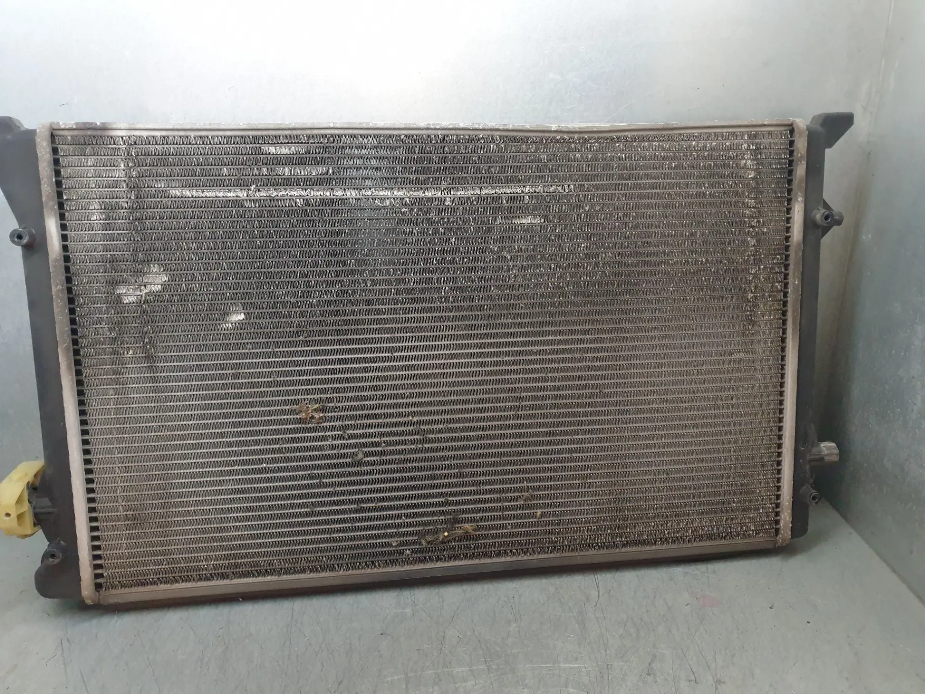 Water radiator VOLKSWAGEN Caddy III (2K, 2C) Imagem-3