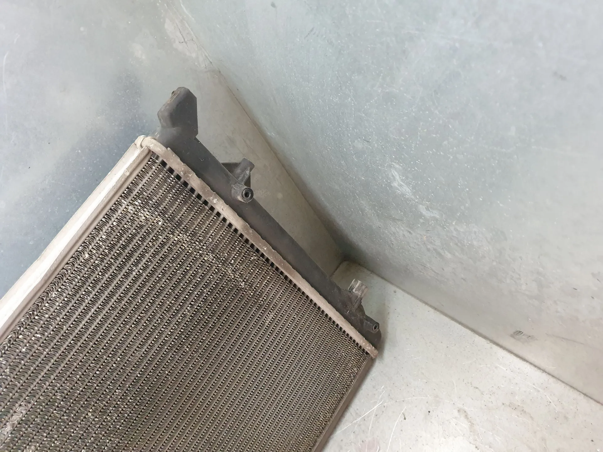 Water radiator VOLKSWAGEN Caddy III (2K, 2C) Imagem-5