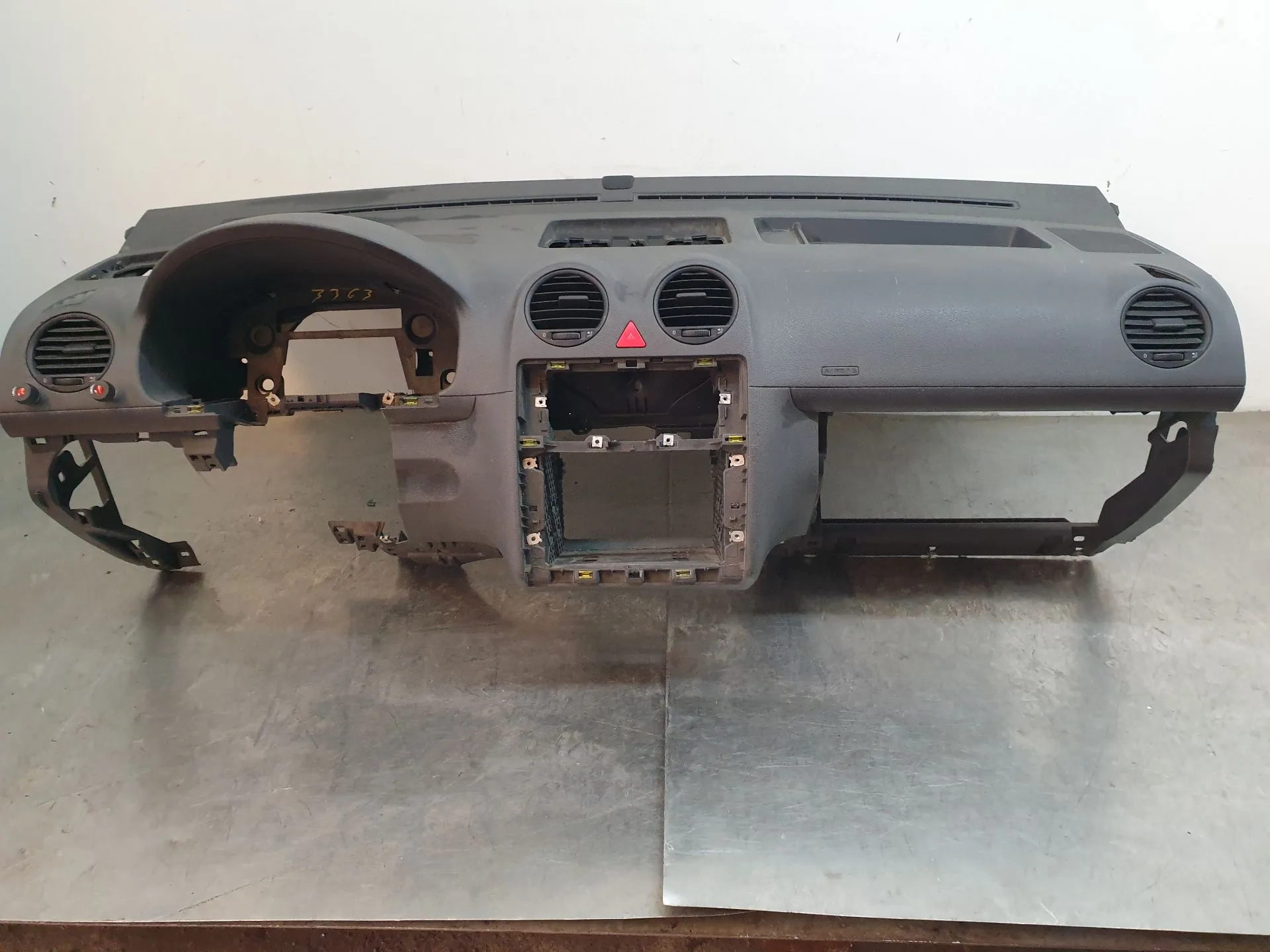 Tablier VOLKSWAGEN Caddy III (2K, 2C)