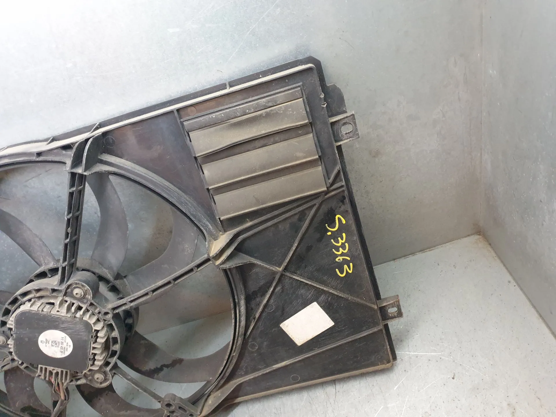 Cooling fan VOLKSWAGEN Caddy III (2K, 2C) Imagem-2