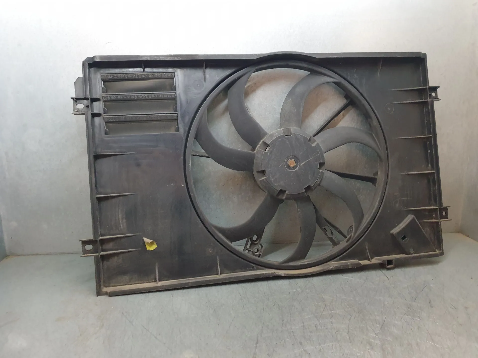 Cooling fan VOLKSWAGEN Caddy III (2K, 2C) Imagem-4