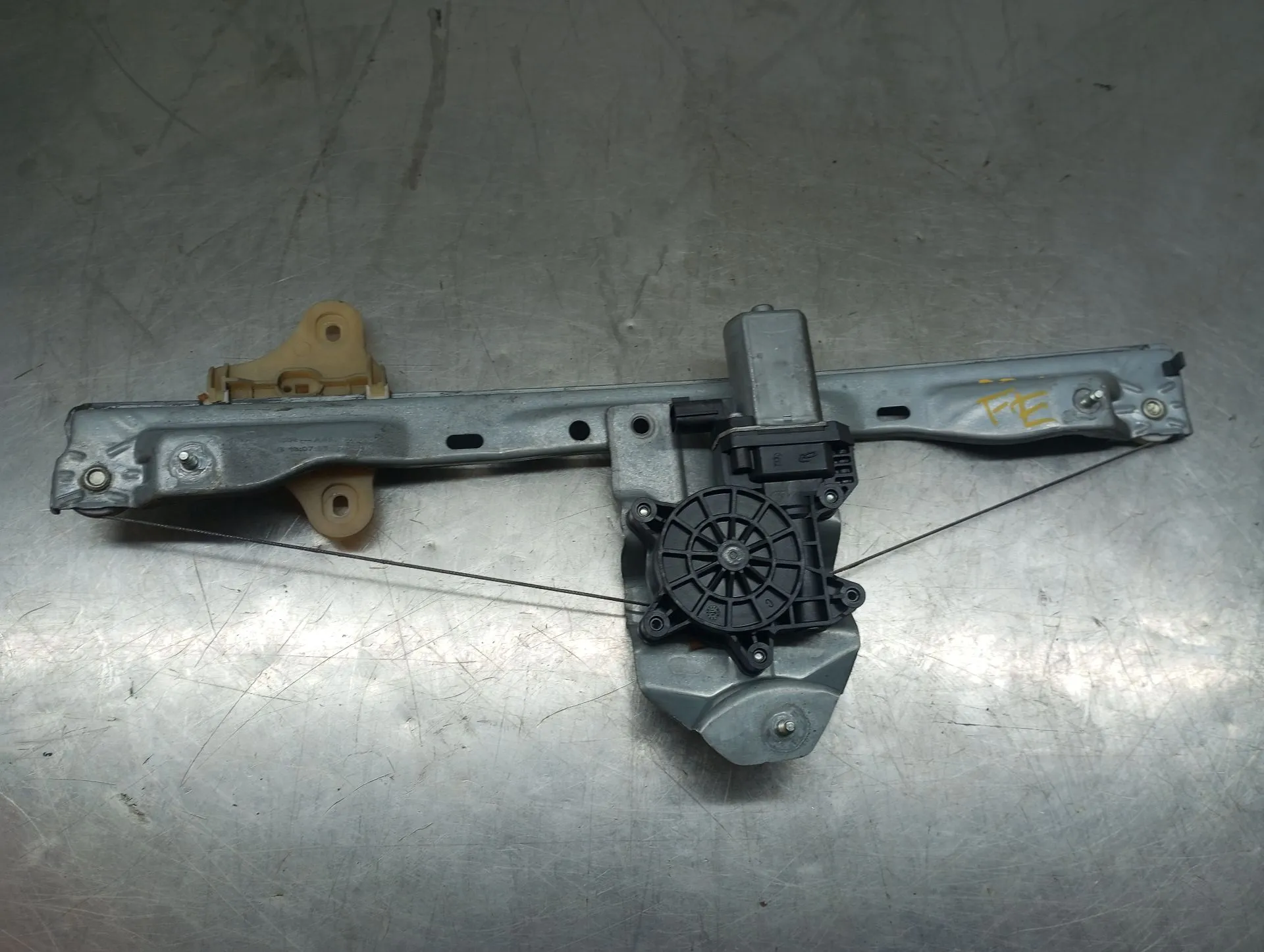 Lève-vitre avant gauche RENAULT Twingo III (BCM_)