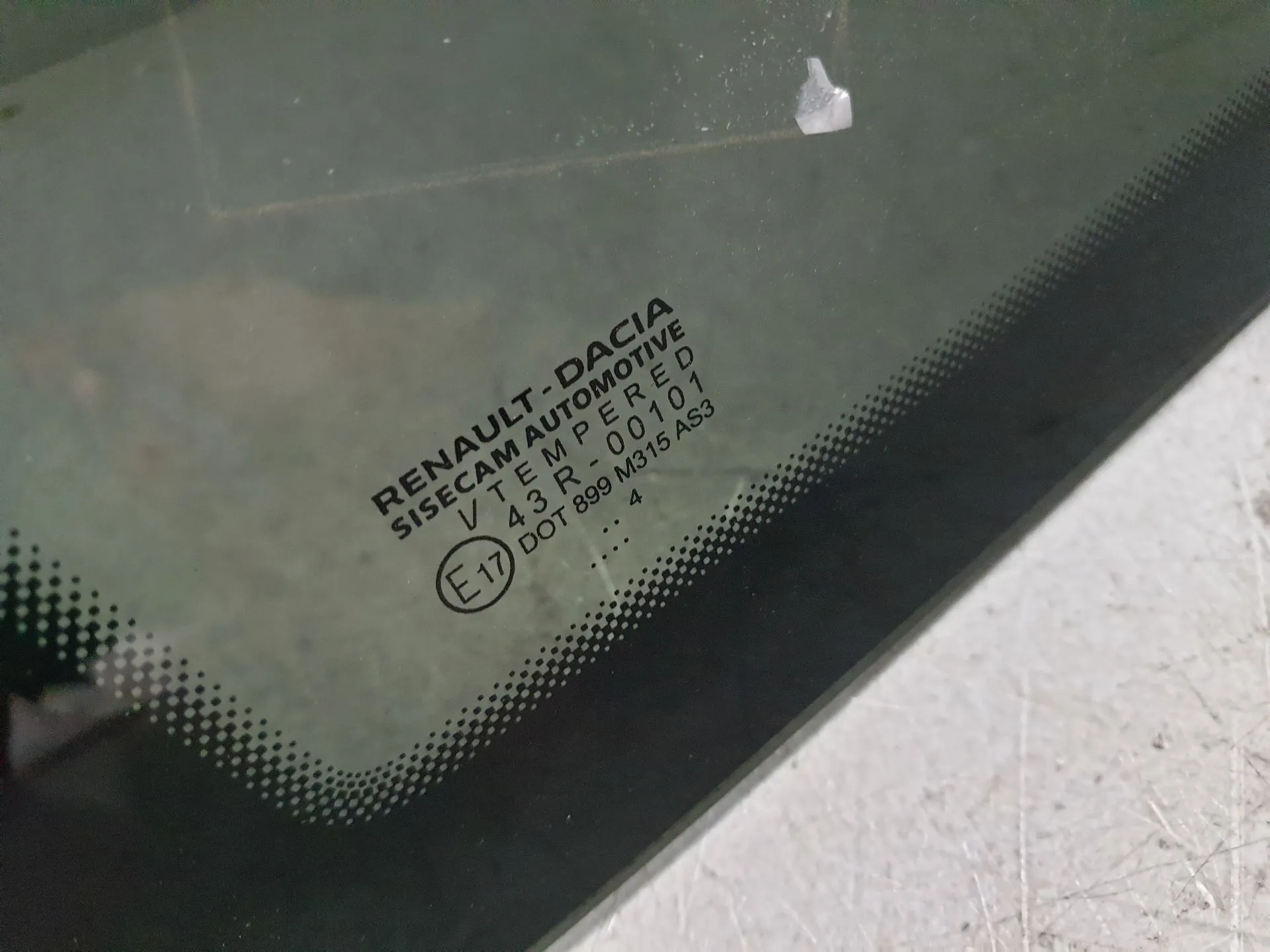 Vetro del pannello posteriore sinistro DACIA Duster III (P1310) Imagem-2