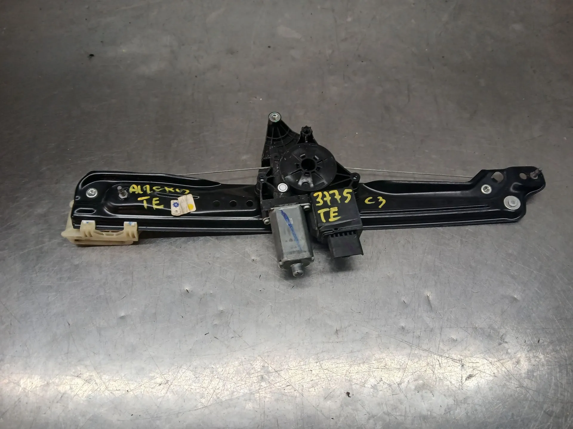 Elevalunas trasero izquierdo CITROËN C3 Aircross II (2R_, 2C_)