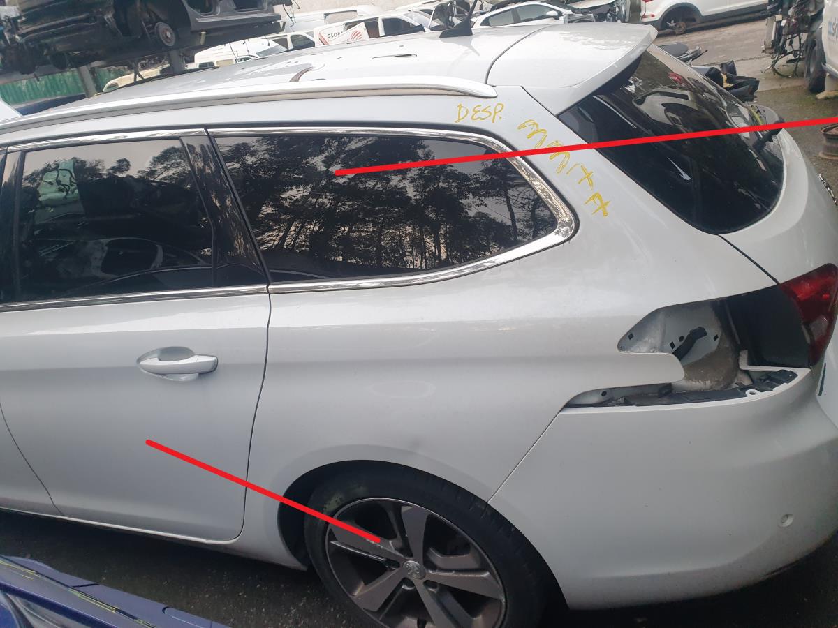 Pannello posteriore sinistro PEUGEOT 308 SW II