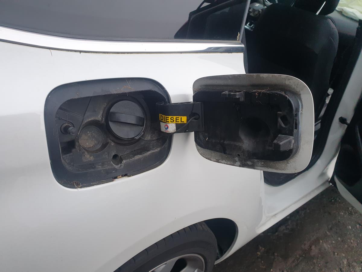 Bouchon/Volet De Trappe De Réservoir à Carburant PEUGEOT 308 SW II Imagem-1