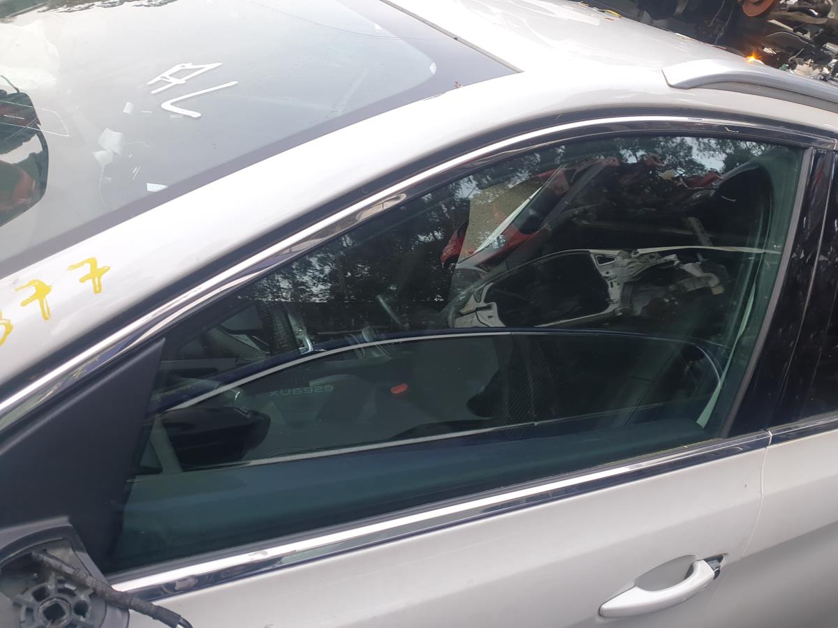 Vidro porta frente esquerda PEUGEOT 308 SW II