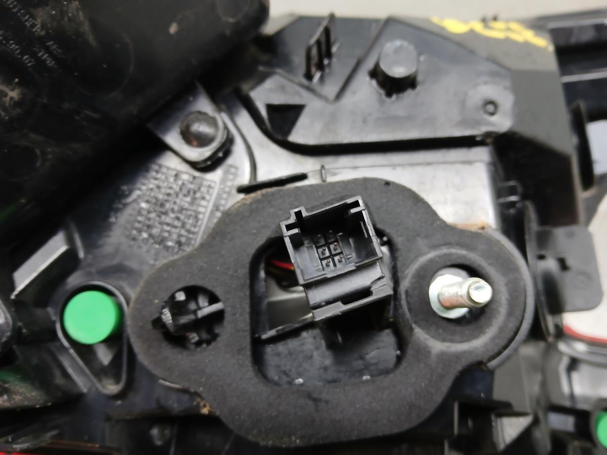 Feu arrière Gauche PEUGEOT 308 II Imagem-5