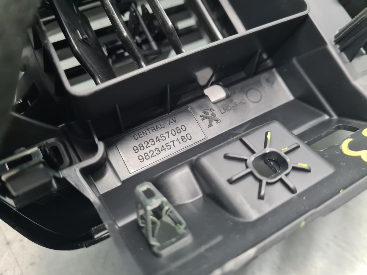 Kit Auto-rádio PEUGEOT 208 II Imagem-10