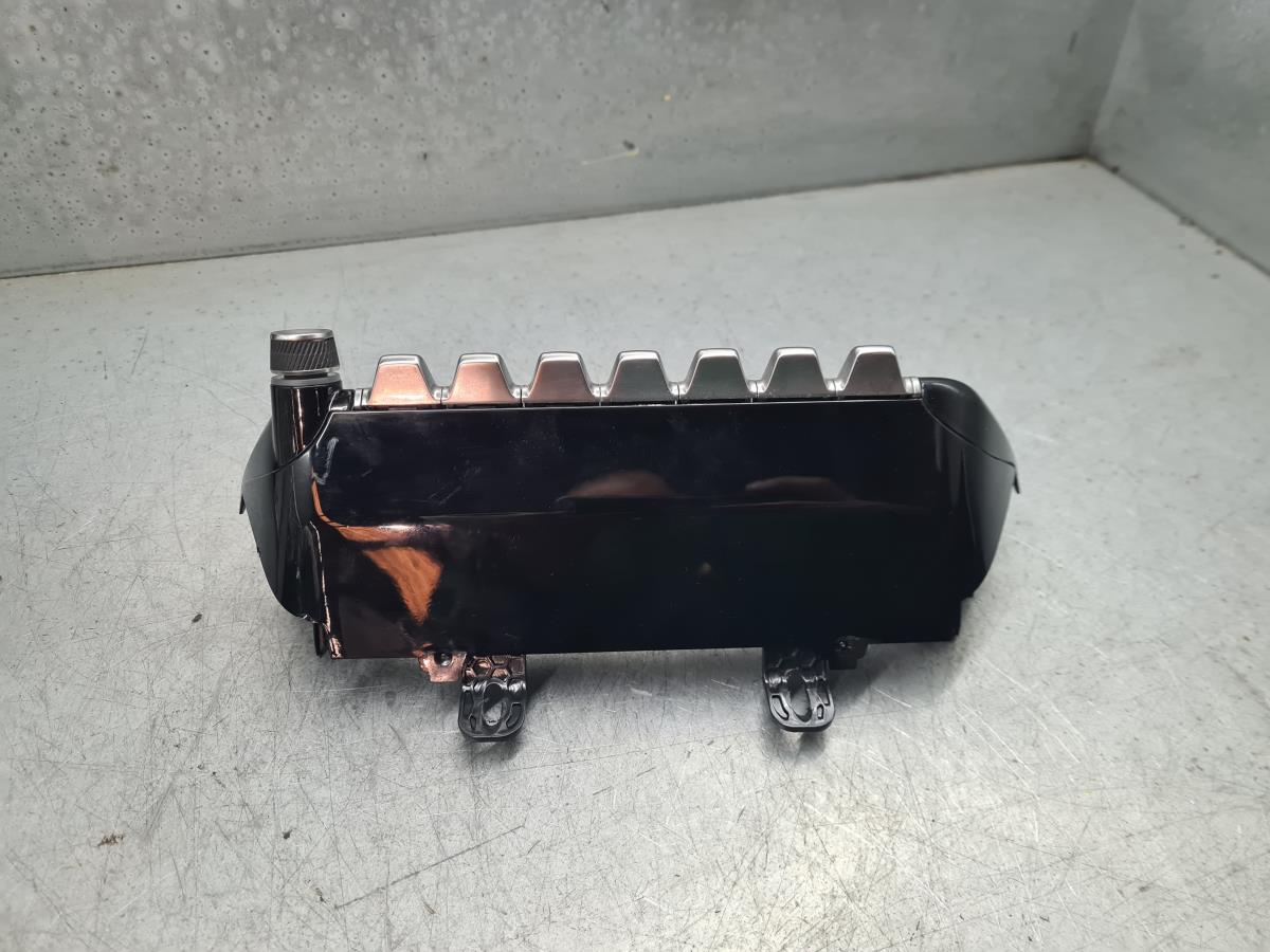 Pulsanti luci di emergenza PEUGEOT 2008 II (U_) Imagem-1