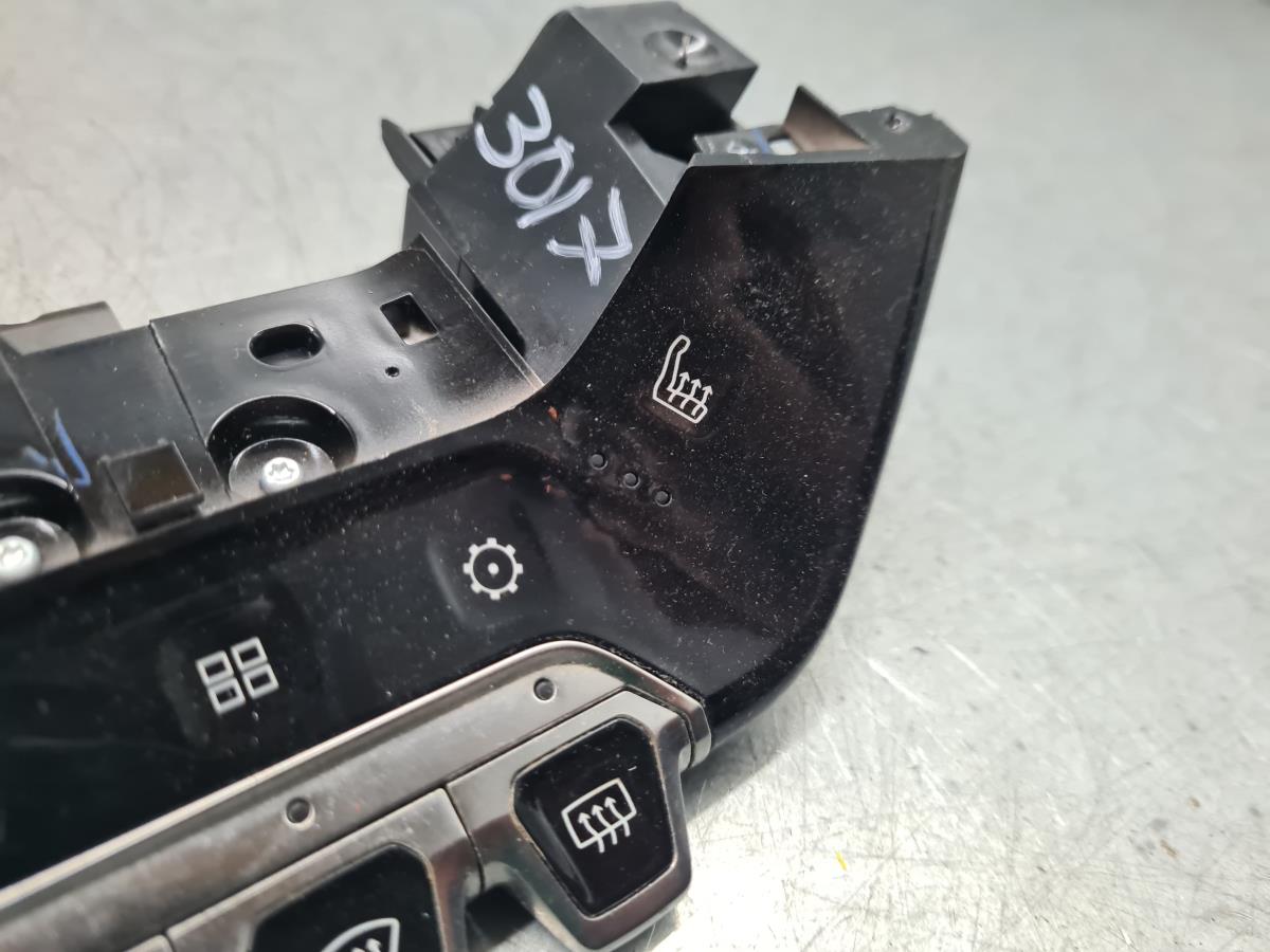 Pulsanti luci di emergenza PEUGEOT 2008 II (U_) Imagem-3