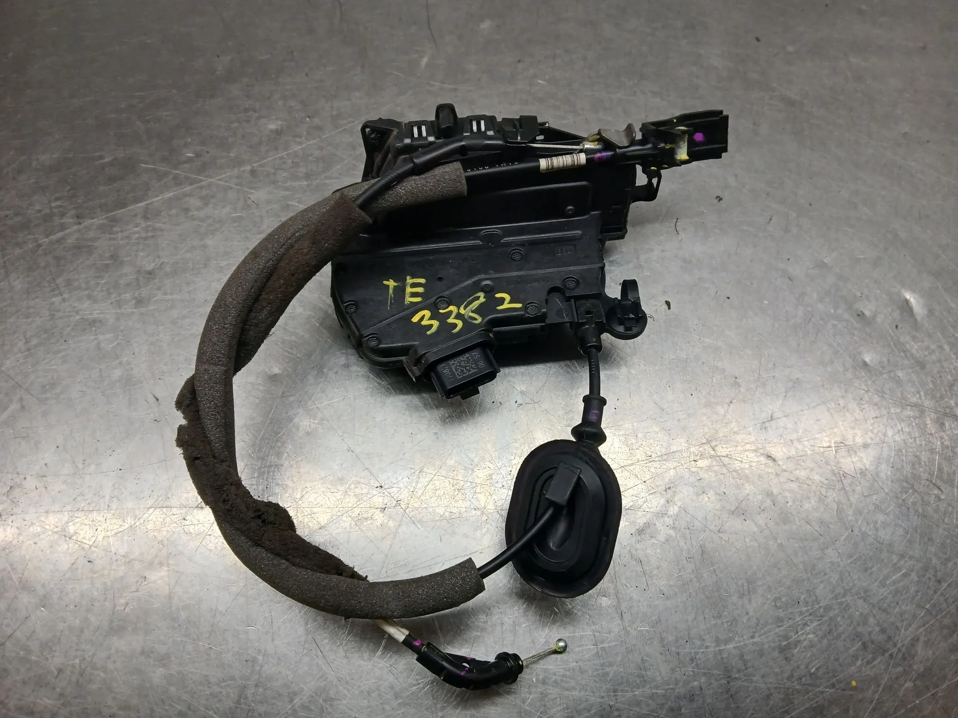 Cerradura / cierre puerta trasera izquierda RENAULT Clio V (BF_)