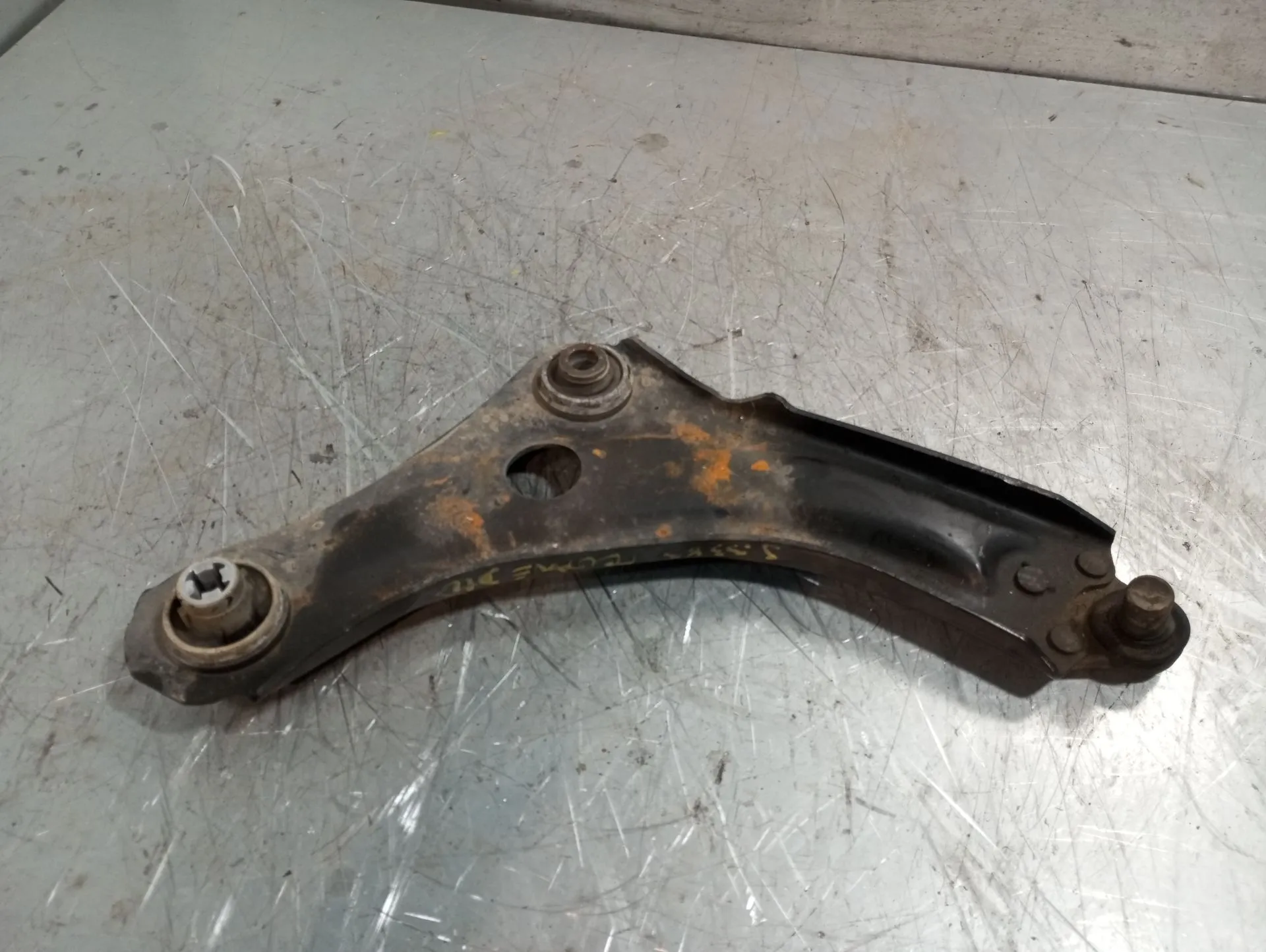 Bras de suspension Avant Droite RENAULT Megane IV (B9A/M_)