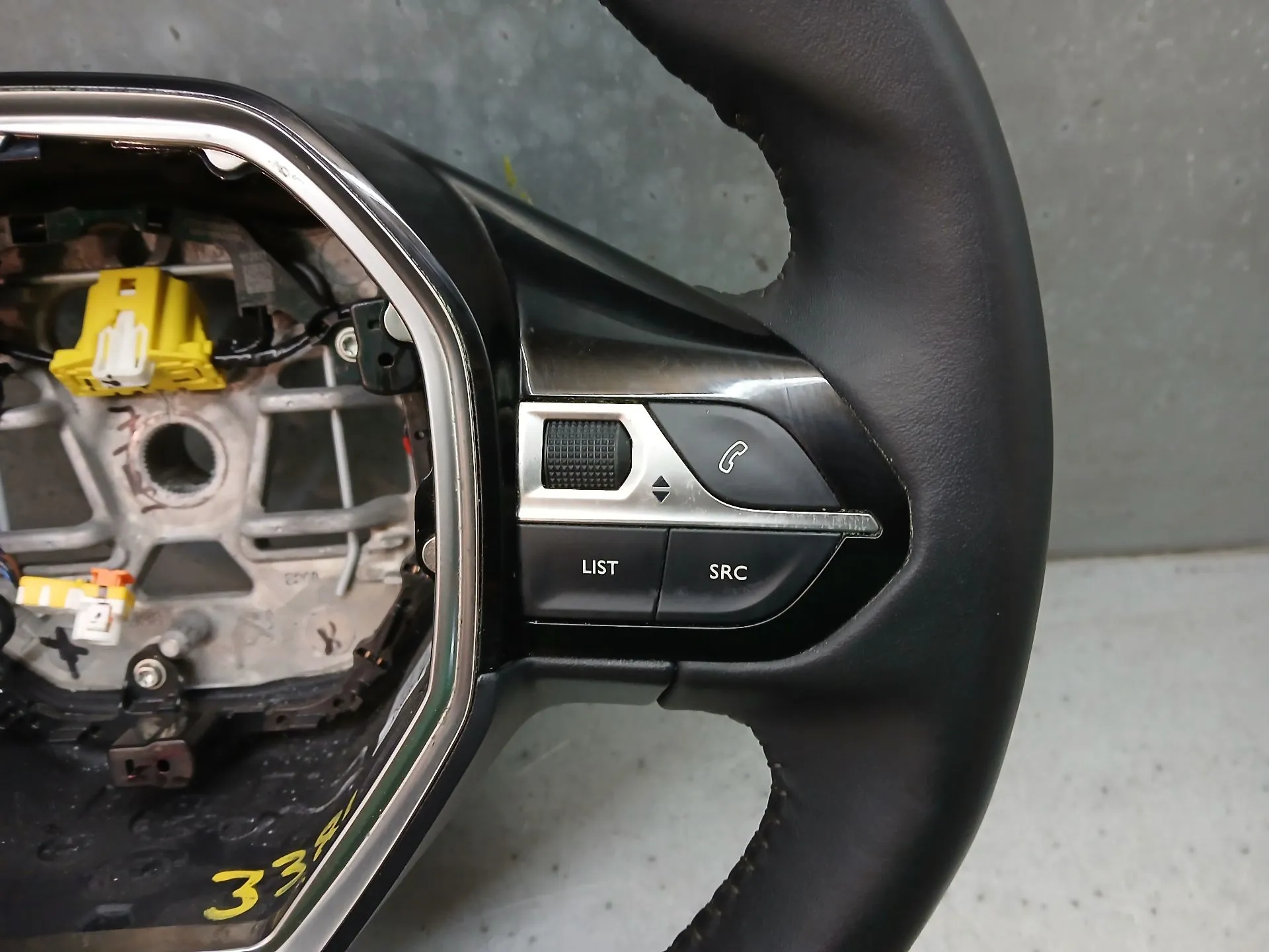 Volante PEUGEOT 208 II Imagem-3