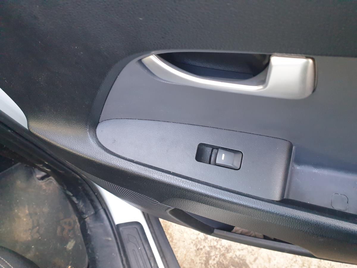 Commande / interrupteur lève-vitre Arrière Droite KIA Sportage (SL)
