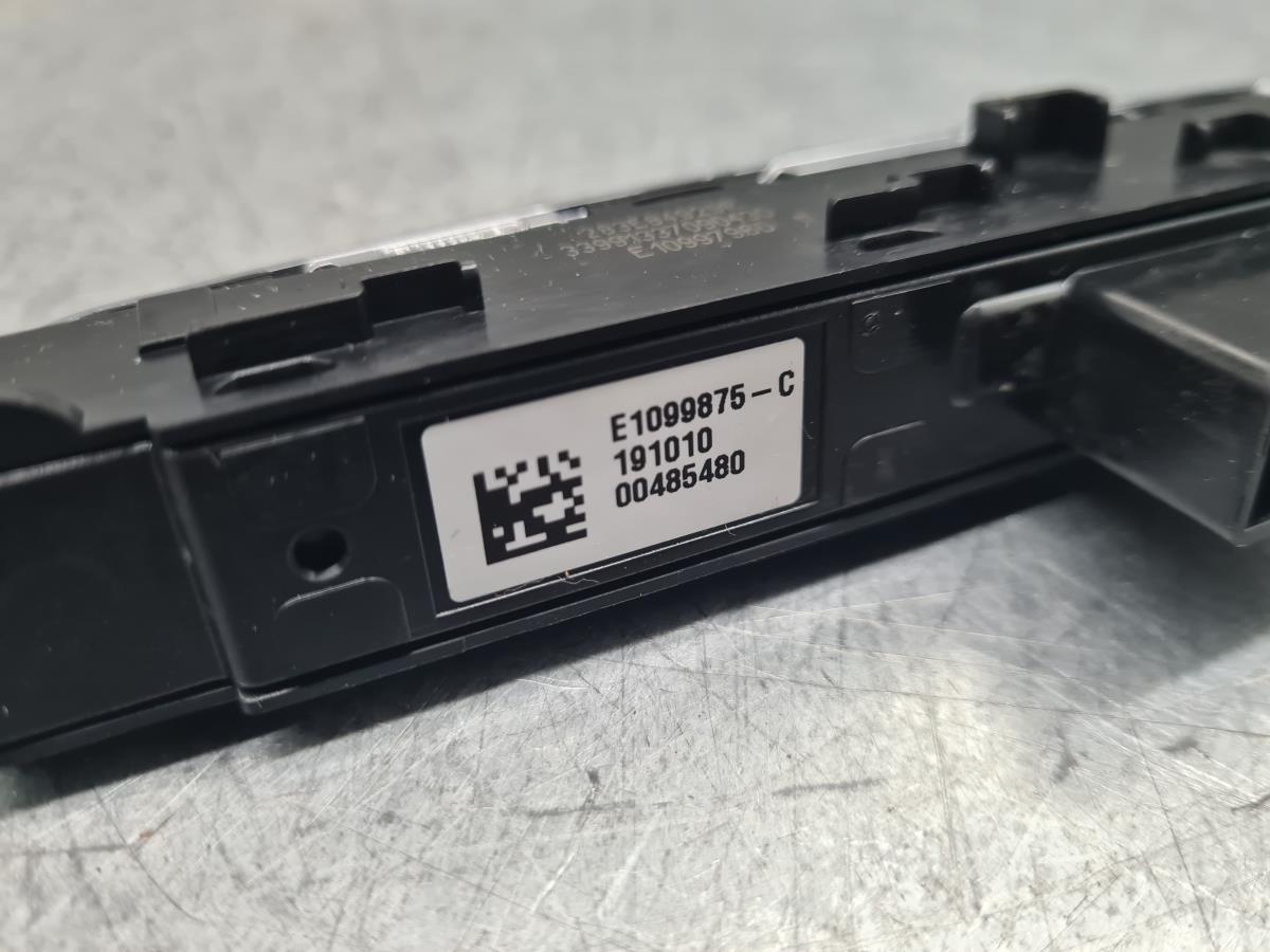 Comando / botão / interruptor multifunções RENAULT Megane IV (B9A/M_) Imagem-2