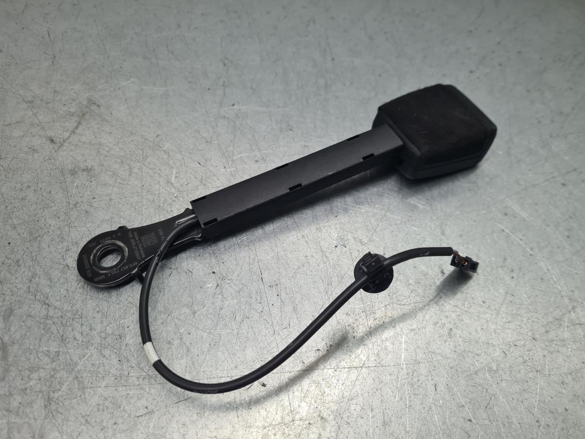 Encaixe de cinto frente direito VOLKSWAGEN Polo (AW1)