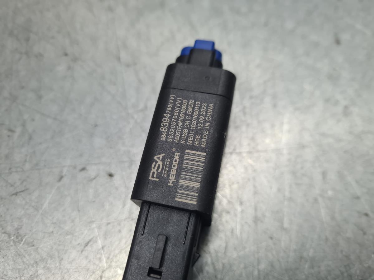 Módulo USB / AUX / IPOD PEUGEOT 208 II Imagem-1