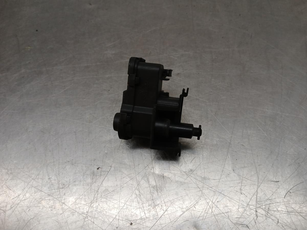 Attuatore Serratura serbatoio carburante VOLKSWAGEN Polo (AW1) Imagem-2