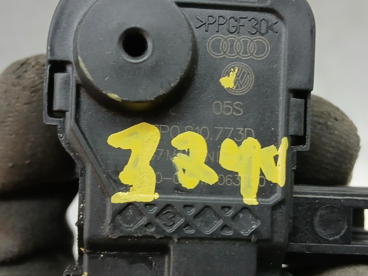 Attuatore Serratura serbatoio carburante VOLKSWAGEN Polo (AW1) Imagem-4