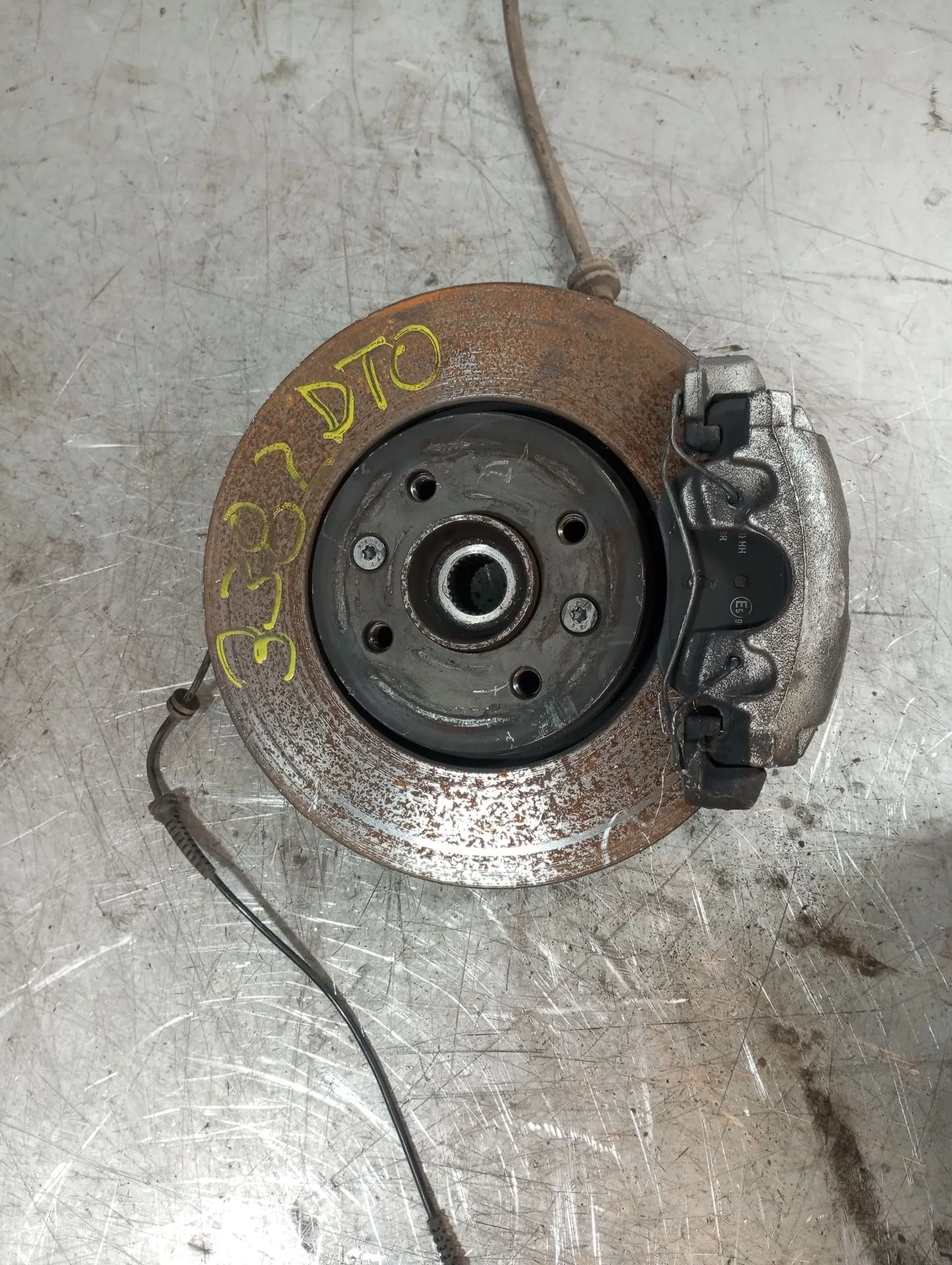 Mangueta delantera derecha RENAULT Clio V (BF_)