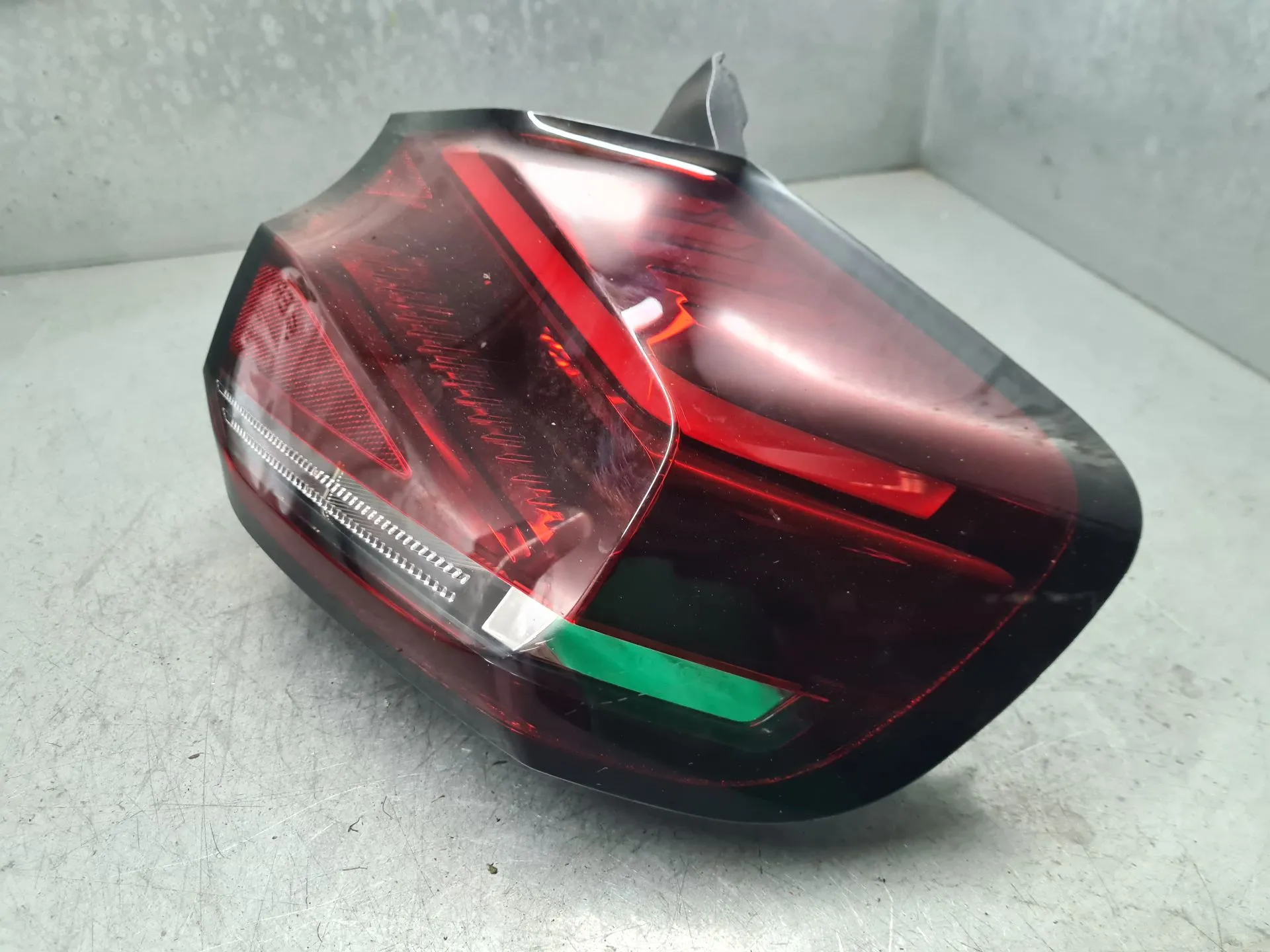 Feu arrière Droite CITROËN C4 III Imagem-1