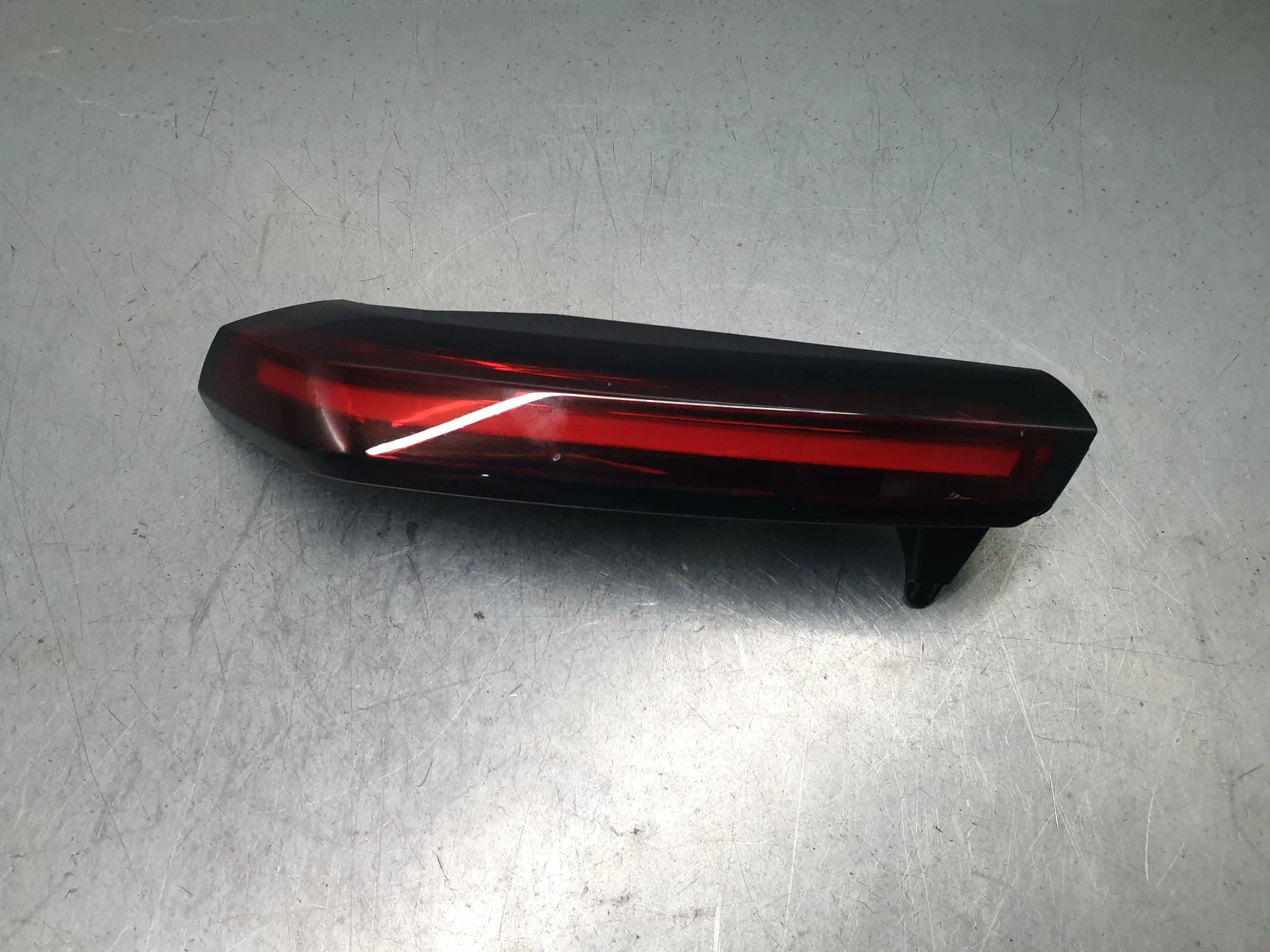 Feu de coffre Gauche CITROËN C4 III